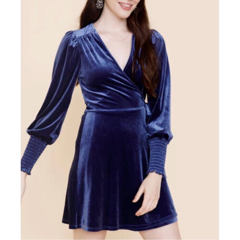 NWT Francesca's Navy Velvet Mini Long Sleeve Wrap Dress Women’s Large Event